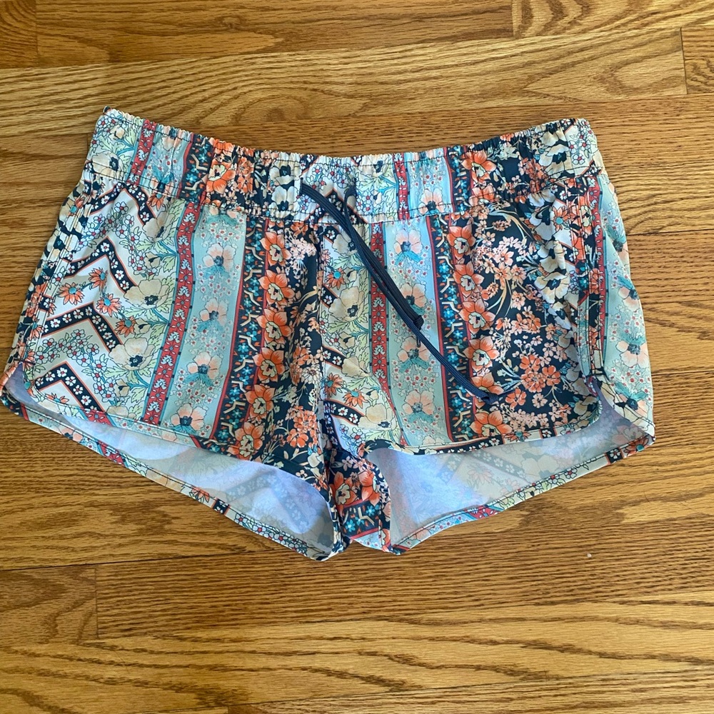 O’Neil board shorts size M